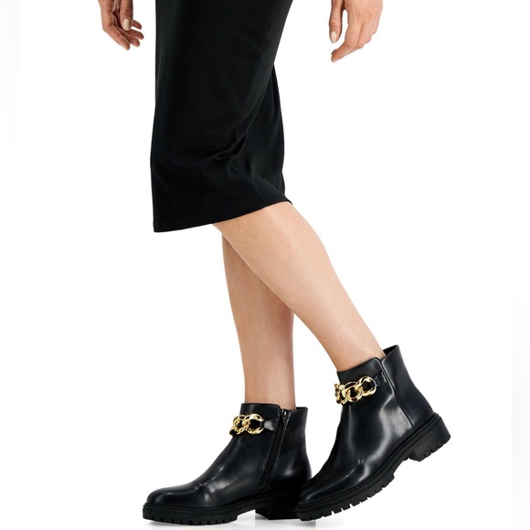 WOMENS SOLE CHAIN BASIA BLACK ANKLE BOOT 🥾 - Picture 1 of 8
